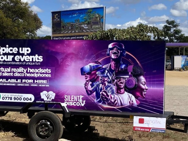 mobile-billboard-advertising-trucktrailer-billboards-big-1