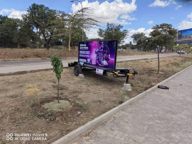 mobile-billboard-advertising-trucktrailer-billboards-big-2
